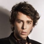 10 Curly Hairstyles for Men How to Style Curly Hair Men 150x150 10 Curly Hairstyles for Men