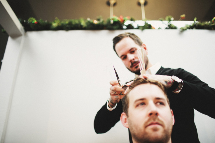 andrew does hair haircutting