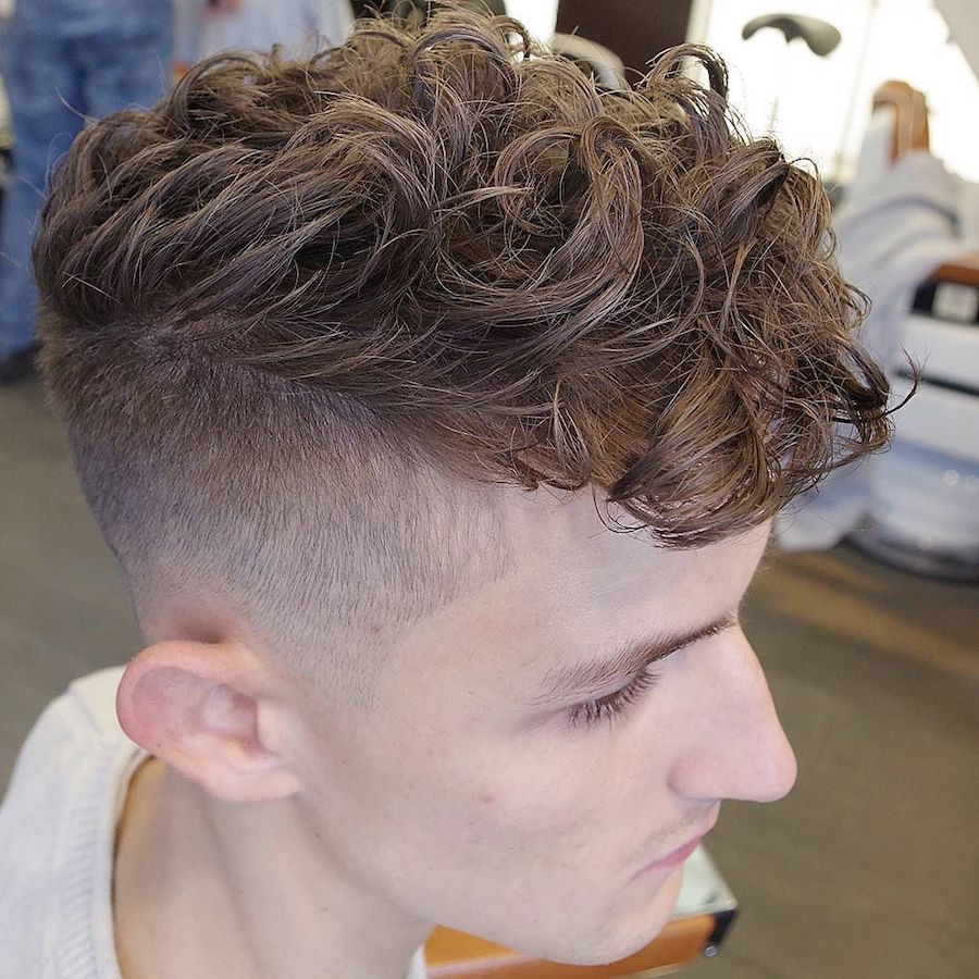 mensworldherenkappers_and high fade and curly hair