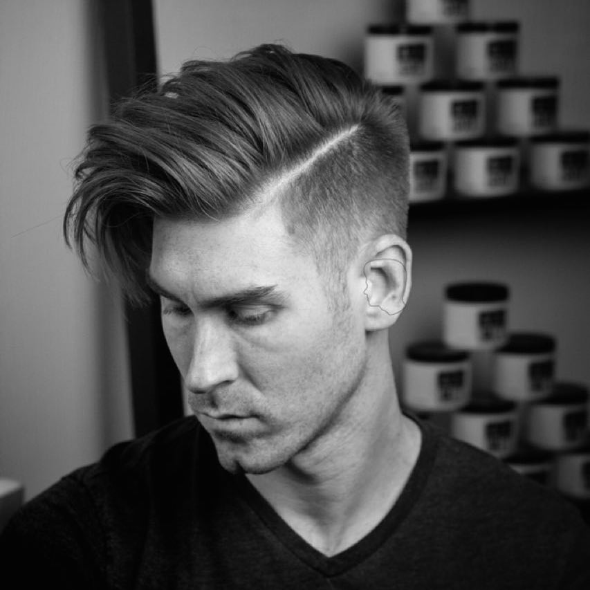 peinados para hombres andrewdoeshair_high fade y el pelo largo secado al viento con el peinado de movimiento