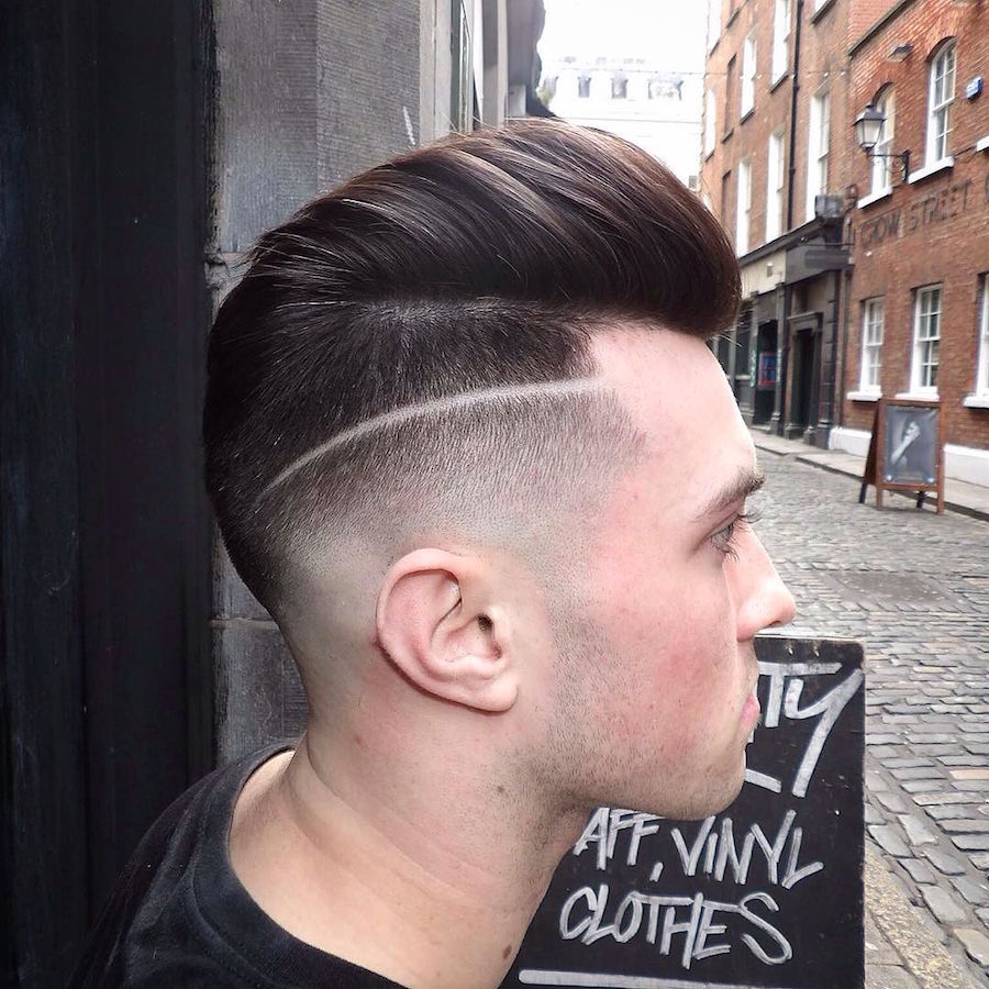 hayden_cassidy_y moderno pompadour piel se desvanece cortes de pelo para hombre