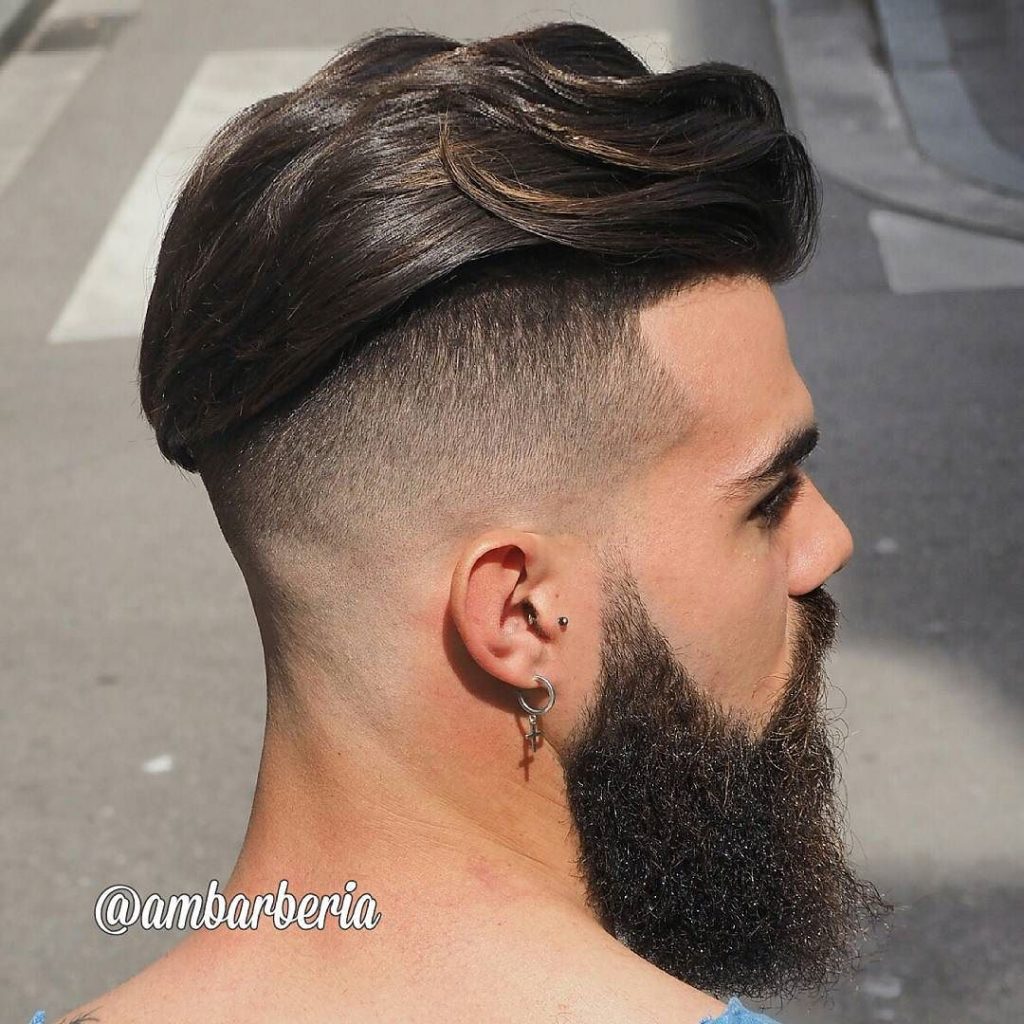 Undercut para hombres con cabello largo