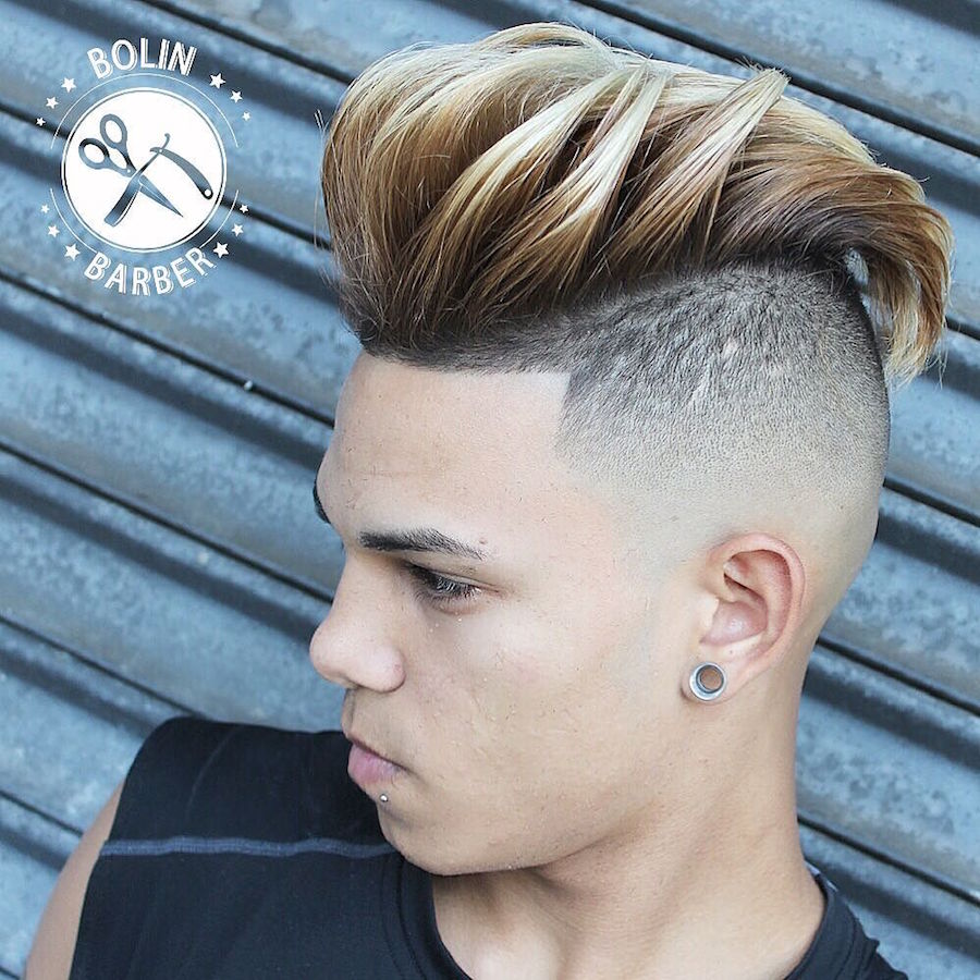 Socavado Pompadour Mohawk Peinado