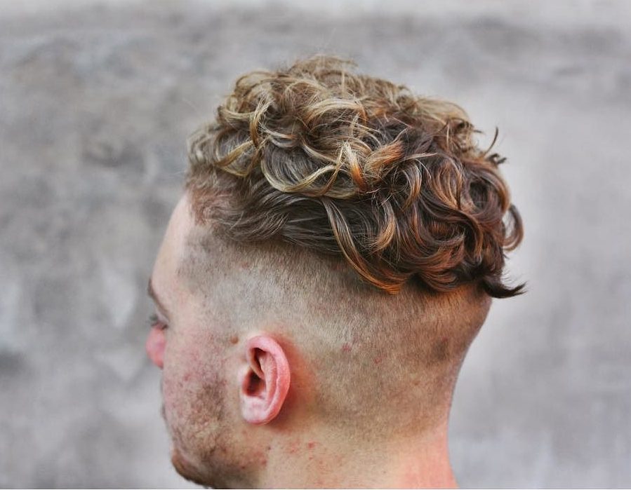 Cool Men's Medium Hairstyles + Haircuts