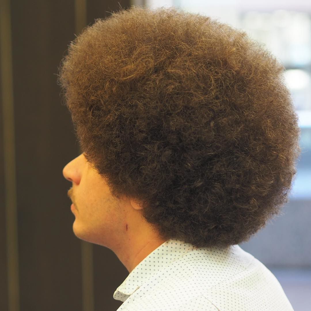 rokkmanbarbers_long-curly-hair-for-men-afro