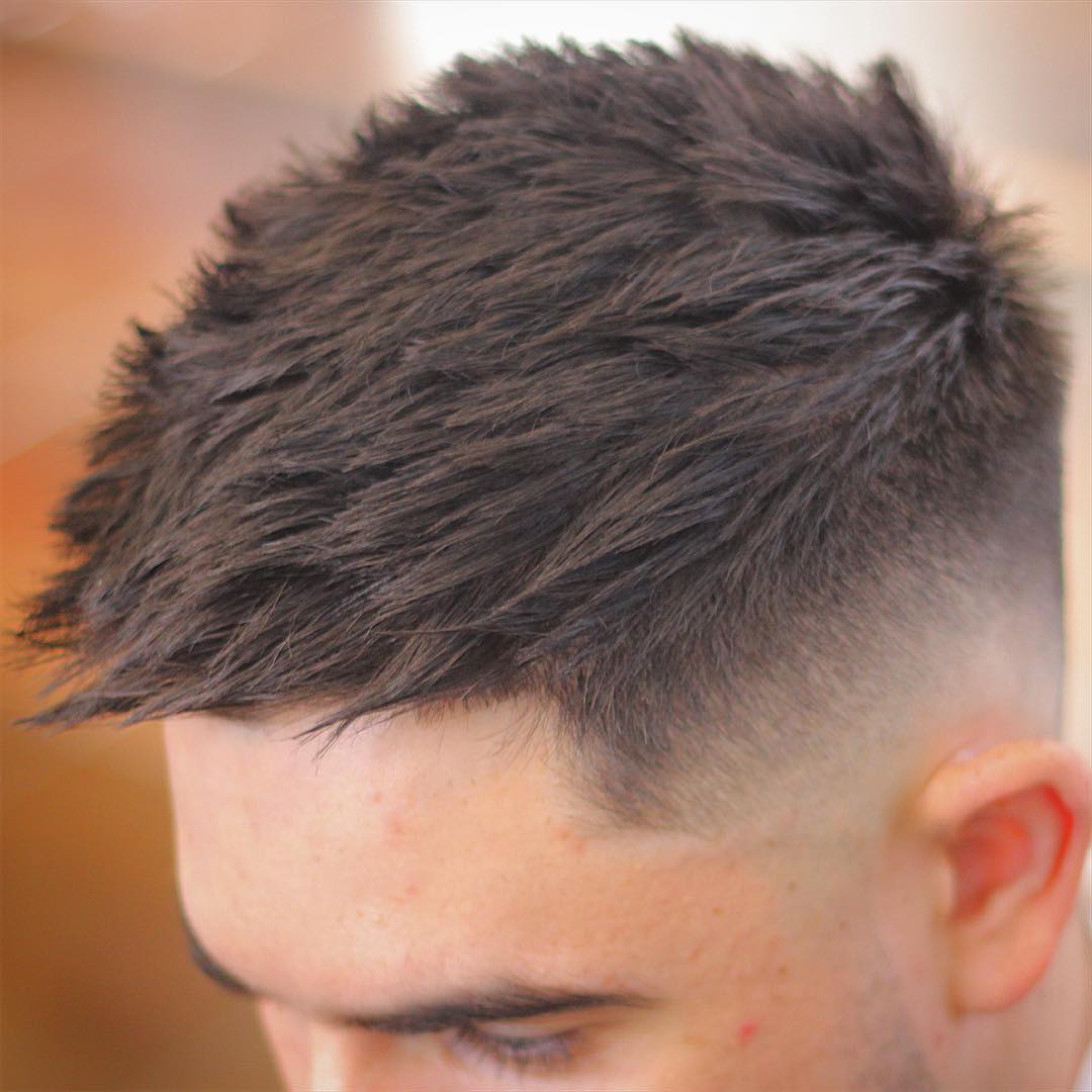 Corte de pelo corto para hombre y high fade