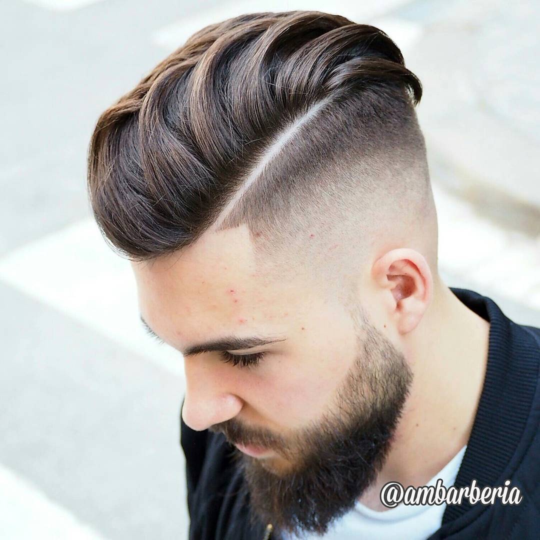 Corte de pelo pompadour con parte dura corte de pelo undercut para hombres