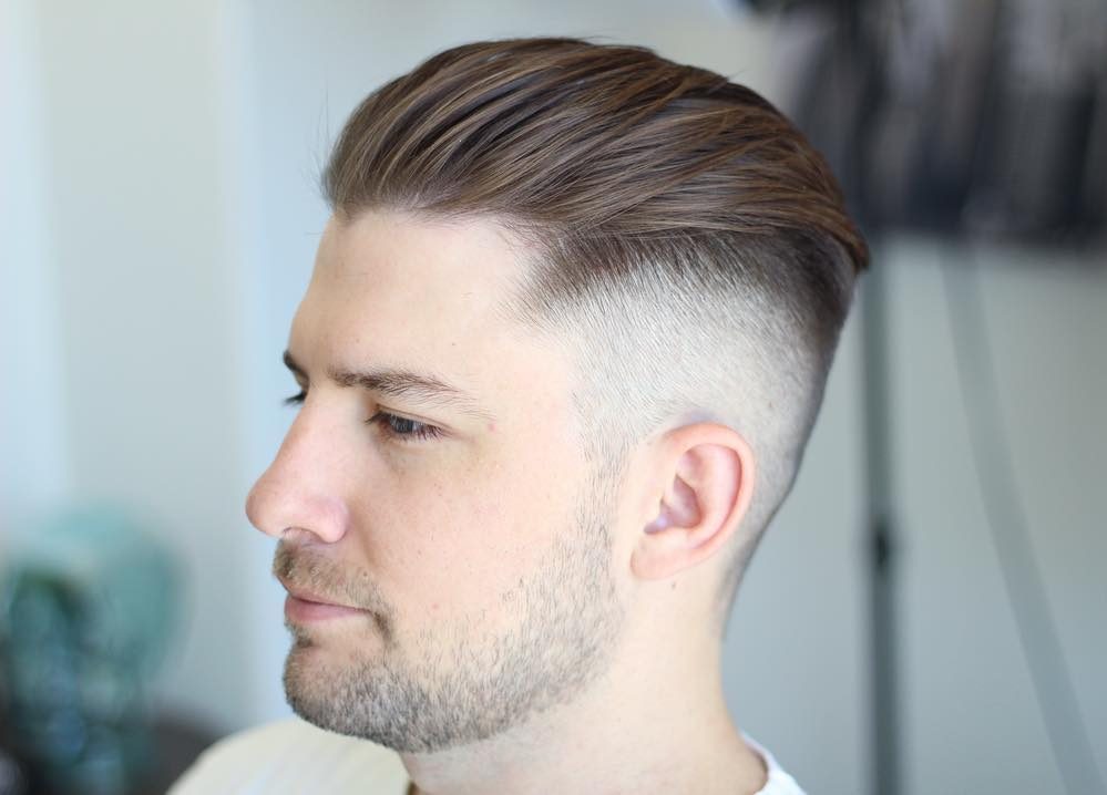 Corte de pelo corto y mediano para hombres.