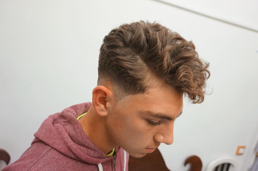 21 Cool Men S Haircuts For Wavy Hair 2020 Update