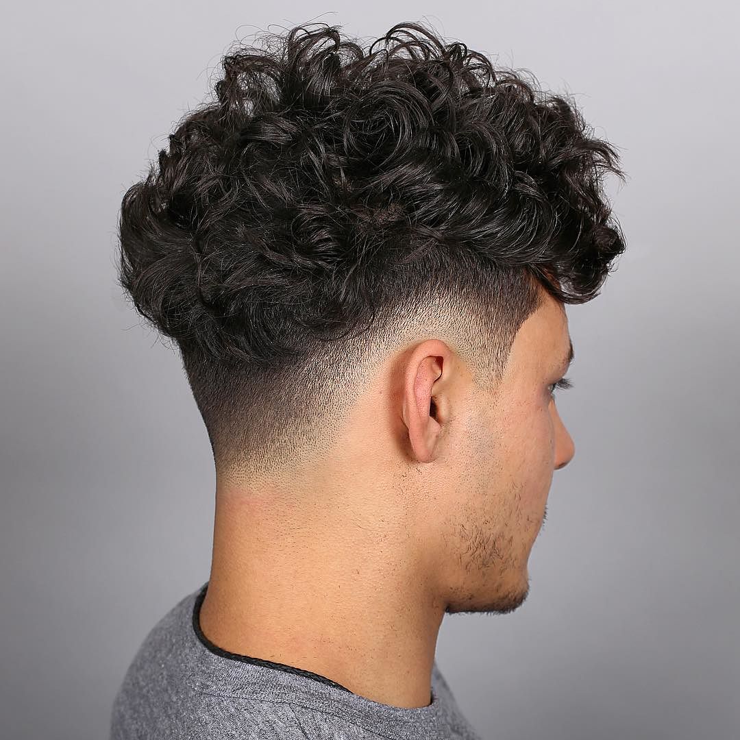 Rizos Medianos Undercut Mid Fade