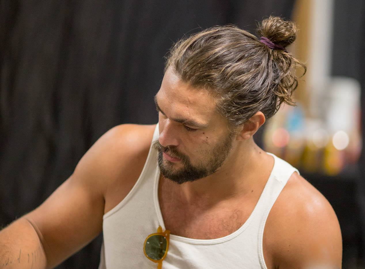 jason momoa man bun