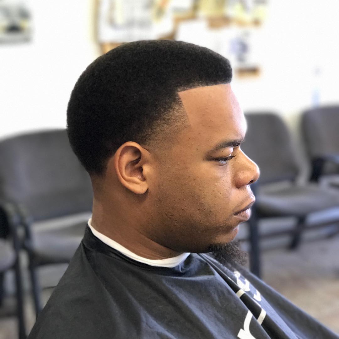 Corto afro templo Fade corte de pelo para los negros