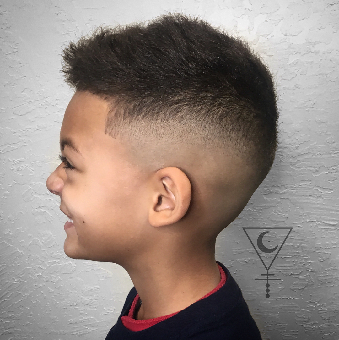 Featured image of post Small Boys Hair Cutting Style Images - You will need little maintenance except grooming the hair to keep.