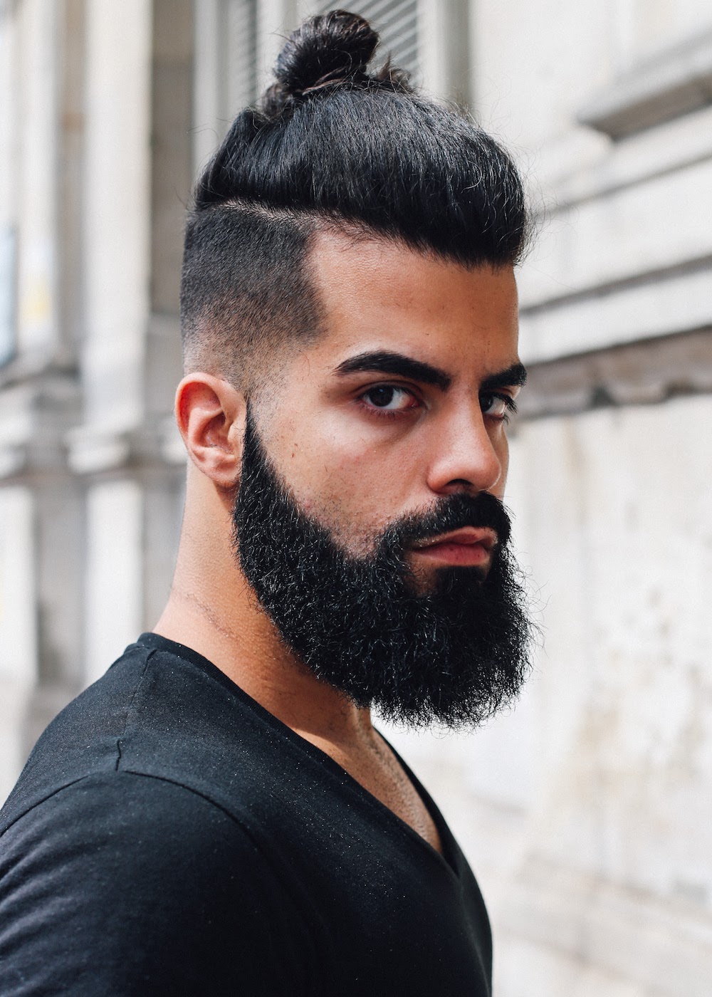 Mid length sharp finish beard style