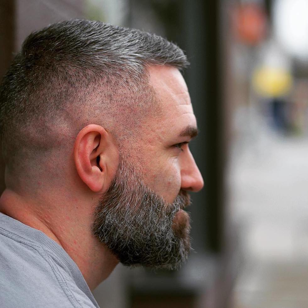 Cool short haircuts for gray hair older men