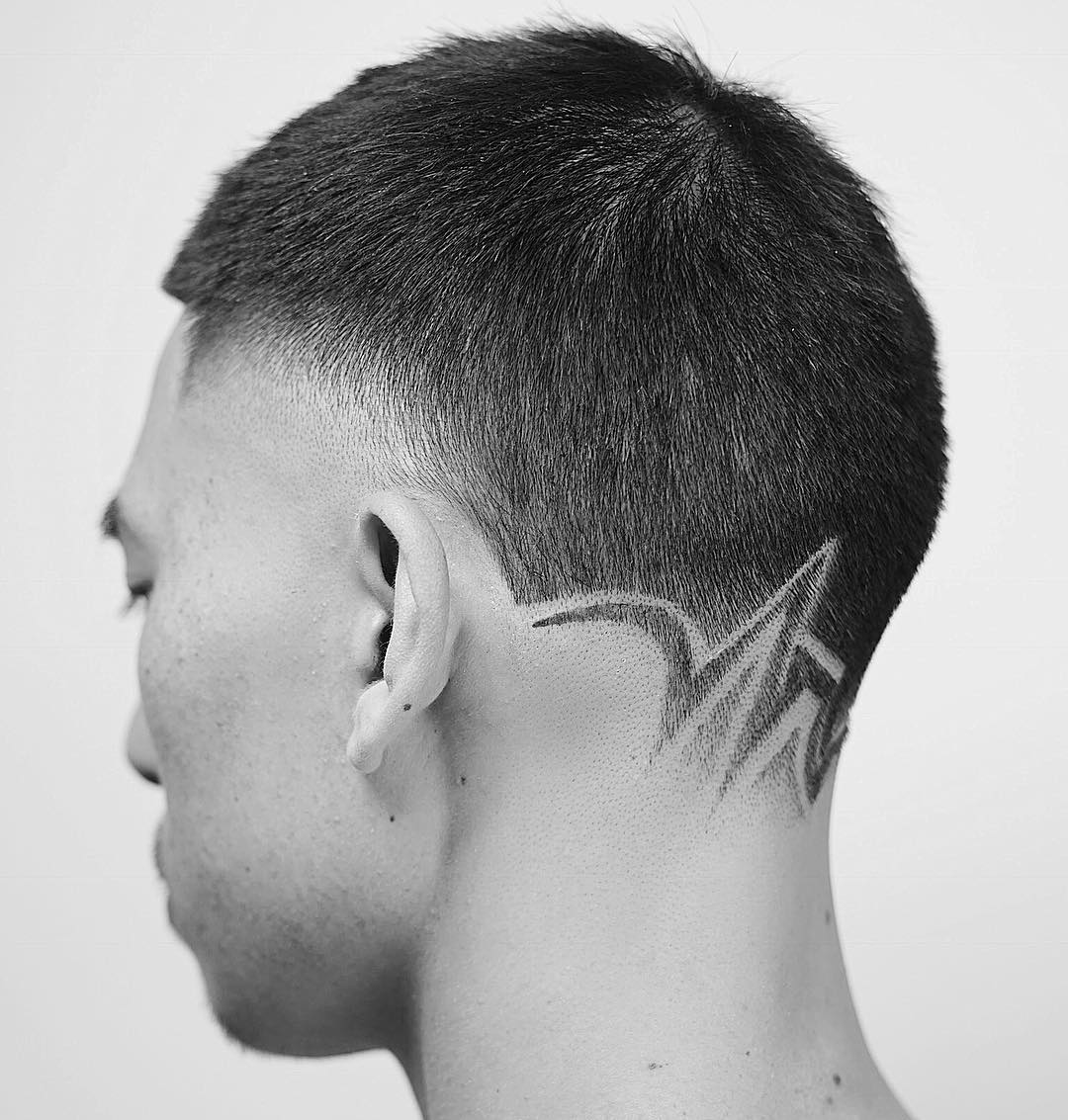 short haircut with neck design