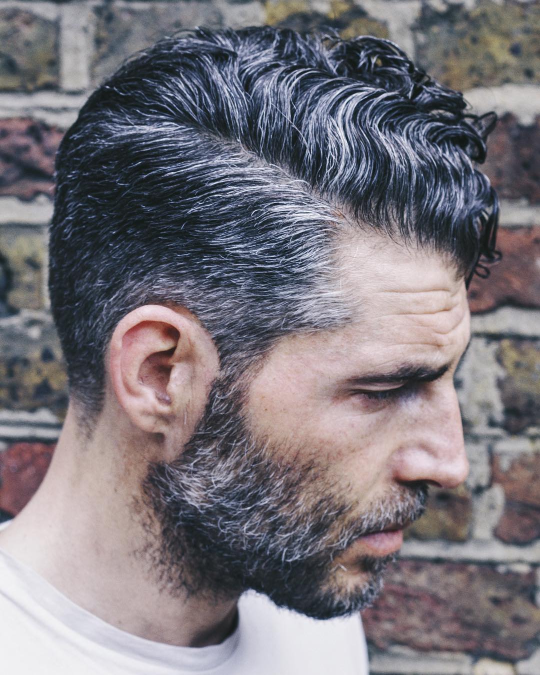 Peinados para hombres para el pelo gris