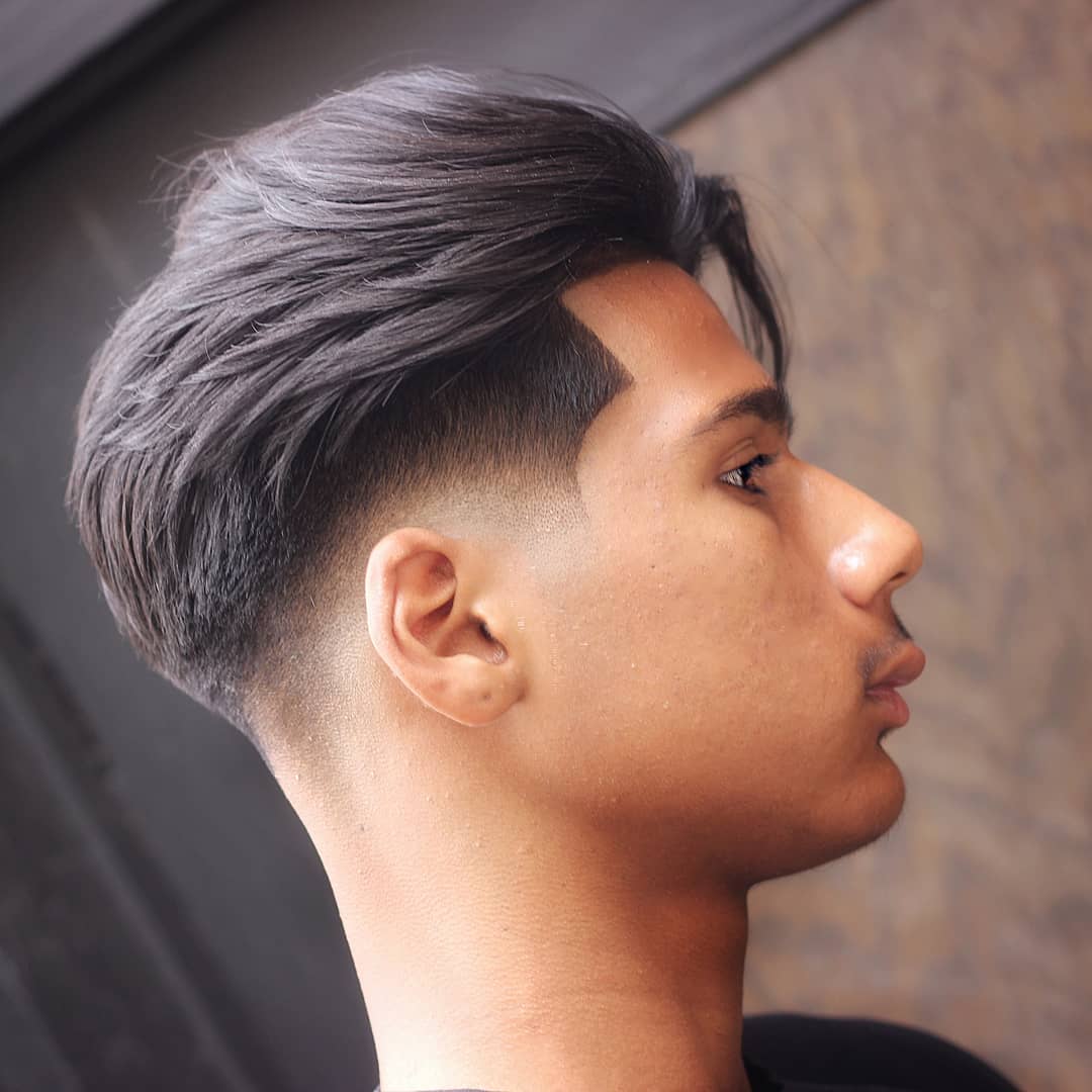 Corte de cabelo undercut com fade baixo