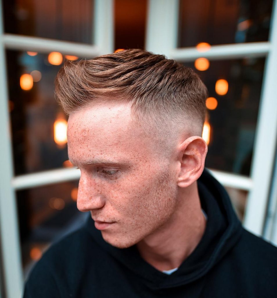 peinado quiff para hombres de pelo fino