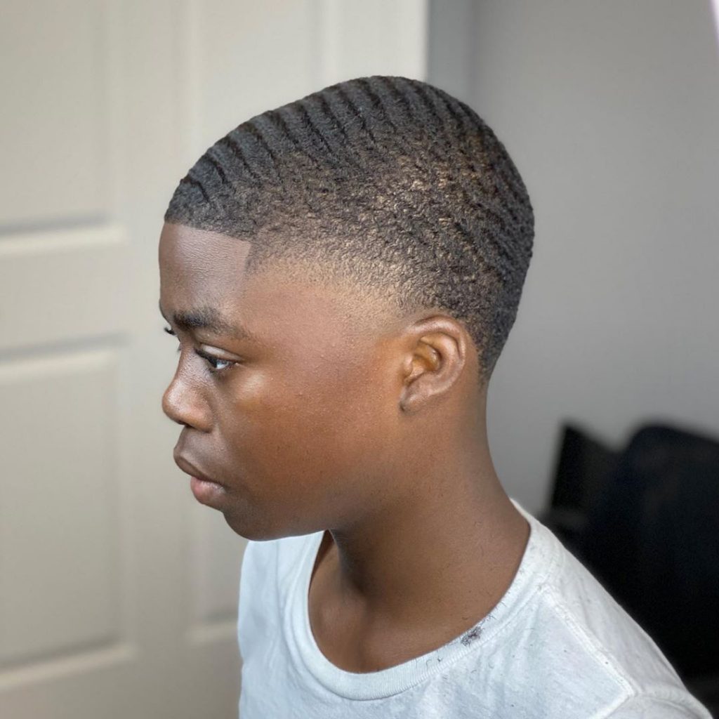 Cortes de pelo degradados para hombres negros.