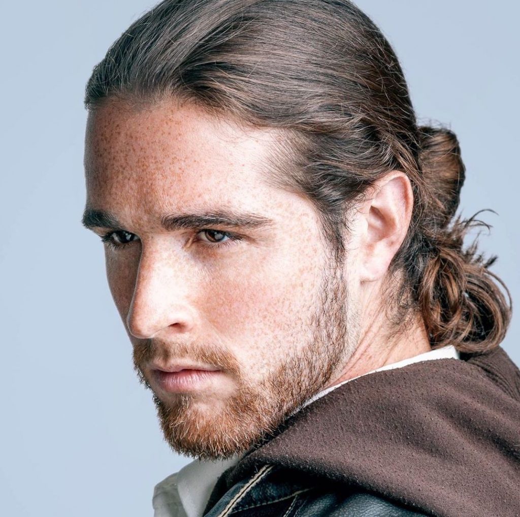 Nice Long Ponytail Hairstyle for Brunette Men Check more at  httpmensfadehaircutcomlongponytailhairsty  Man ponytail Long hair  styles Long hair styles men