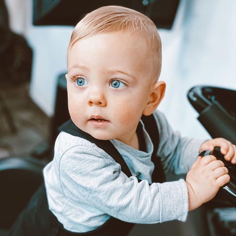 Primer corte de pelo para niños.