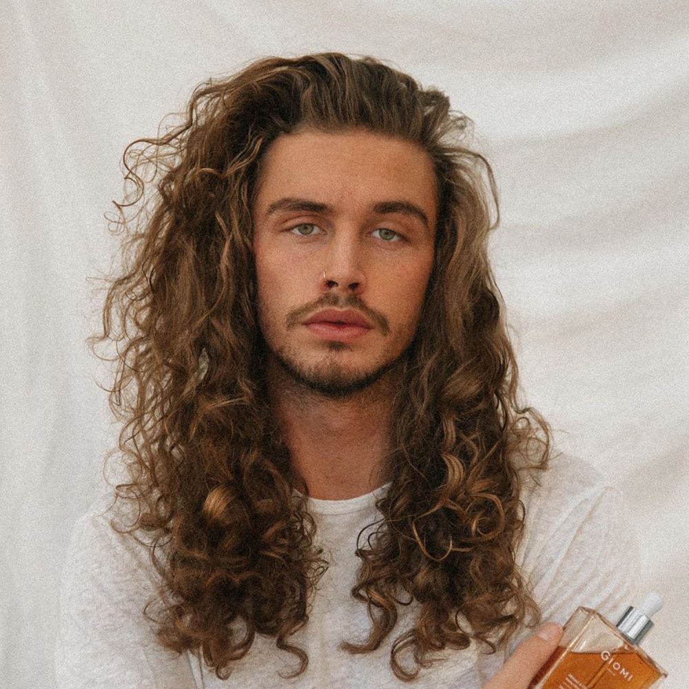 29 Mens haircuts for long curly hair 