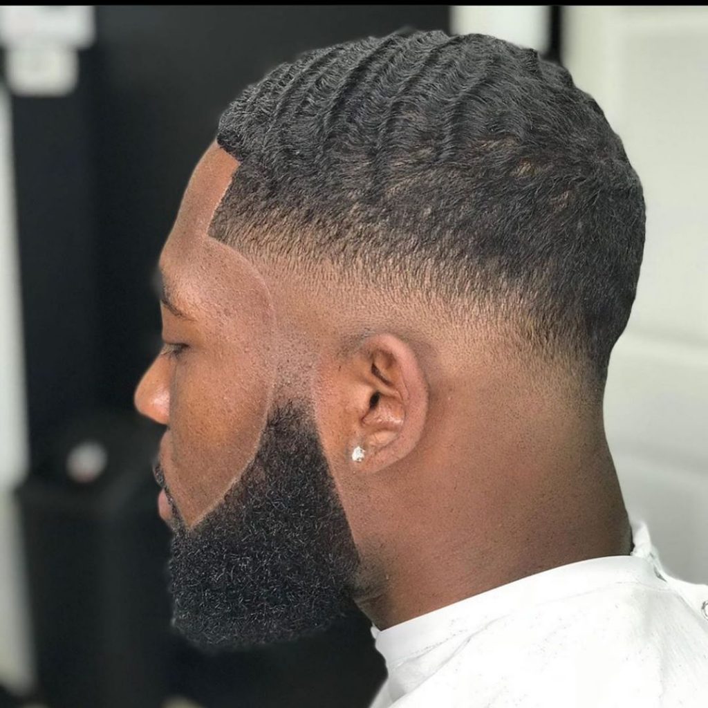 Coupe de cheveux à 180 vagues avec barbe