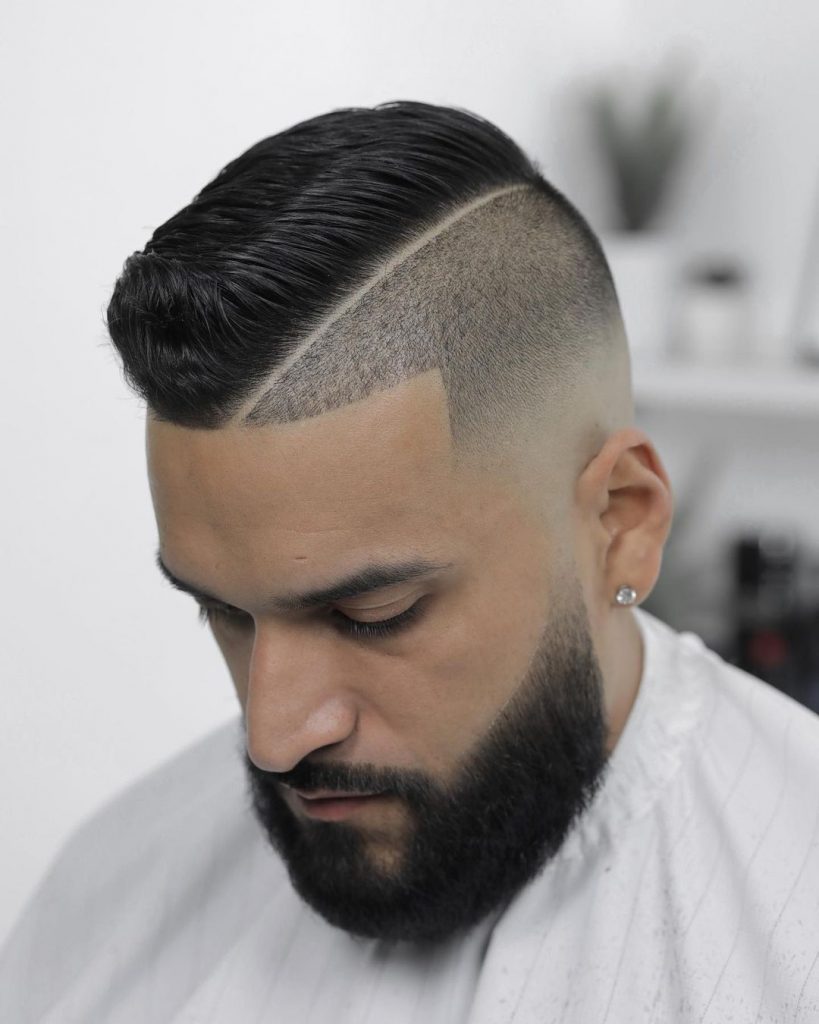 Corte de pelo degradado recortado con barba