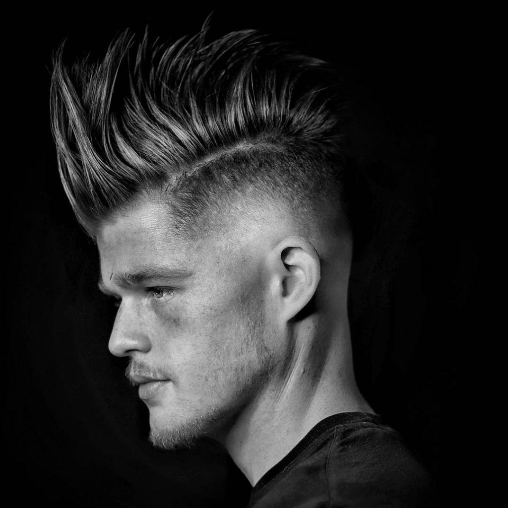 Mohawk fade corte de pelo para los hombres