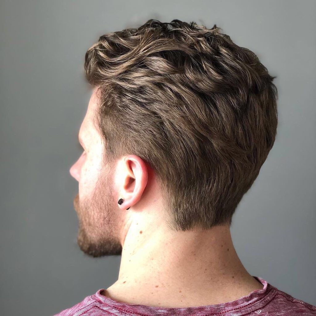 Business hairstyles for wavy hair men